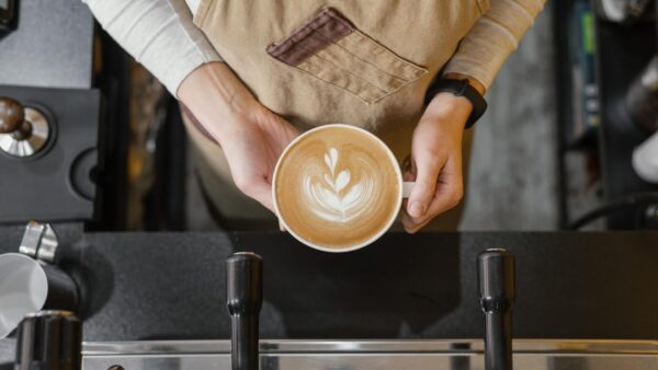 Flat White – Dokonalý recept na tento krémový kávový skvost